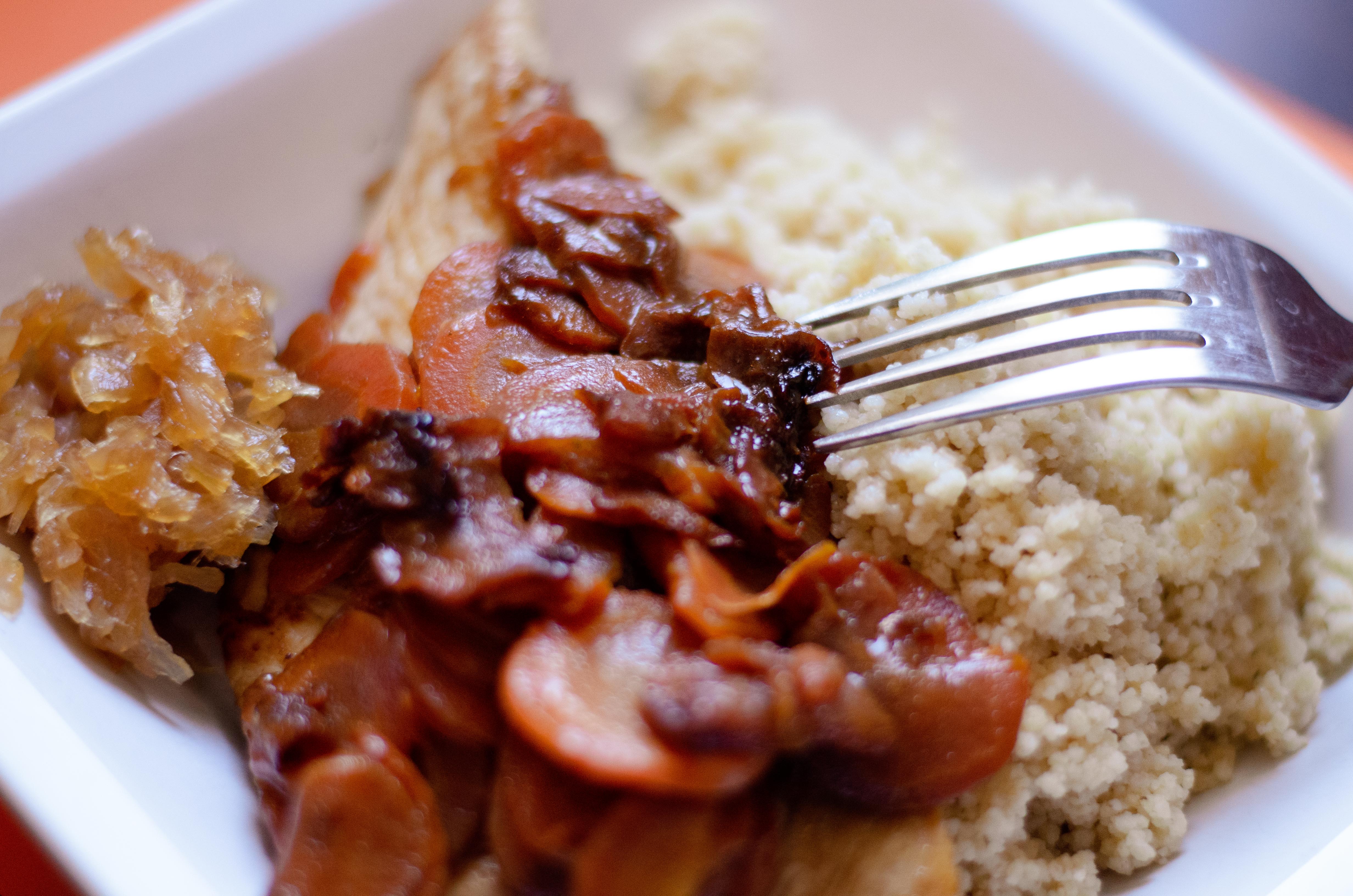 sauté de dinde et chutney d'échalotes au vinaigre au poivre du Penja